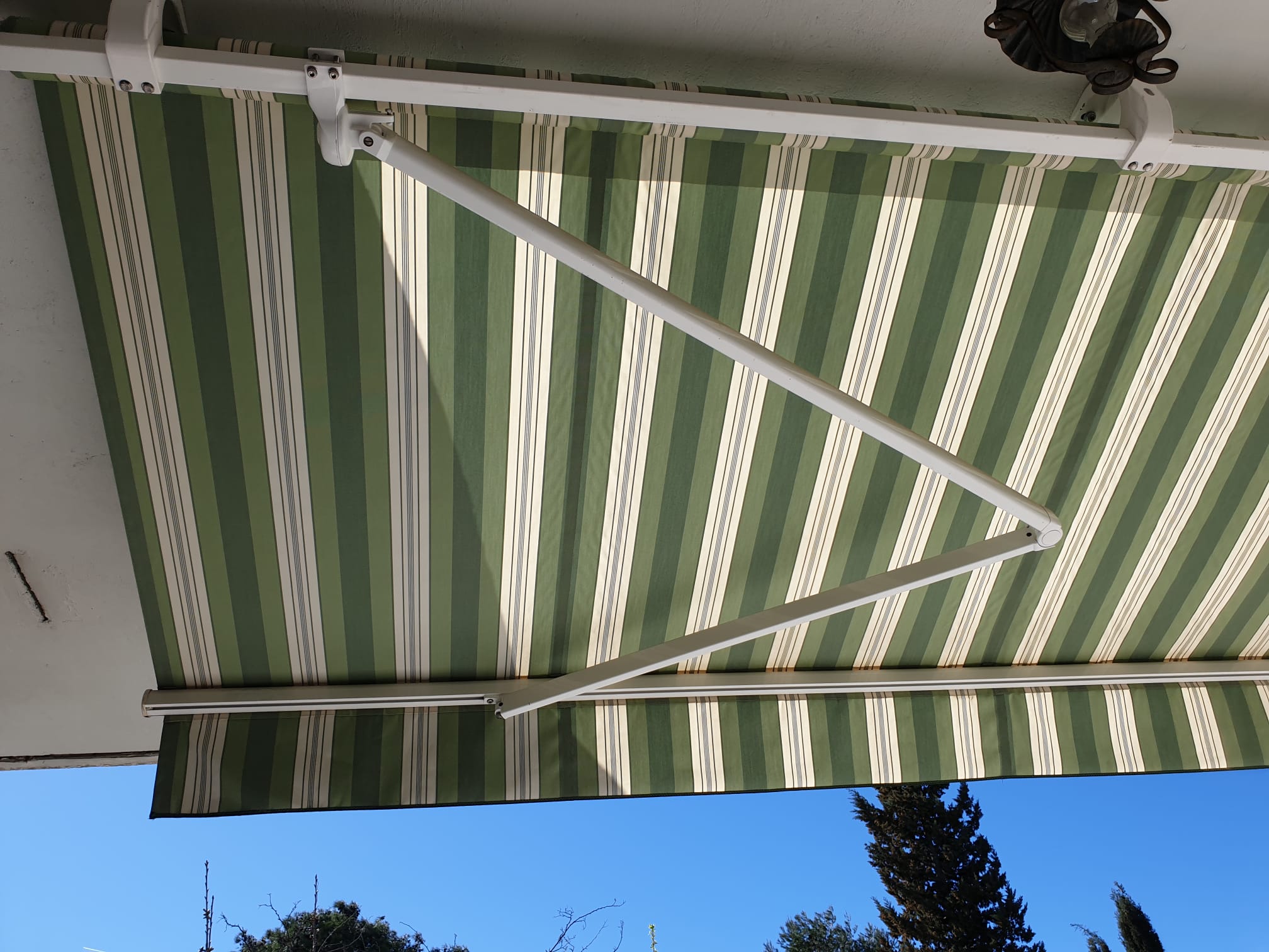 Pergolas Bioclimatiques & Stores à Marseille | Ombrage Extérieur | Ets Cardi